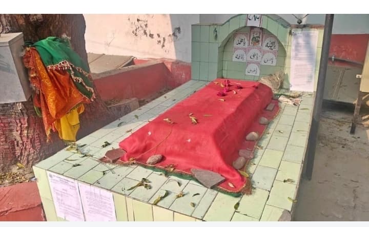 अल्टीमेटम खत्म, एक्शन शुरू: लखनऊ KGMU में मजार पर 'लावारिस' का ठप्पा,