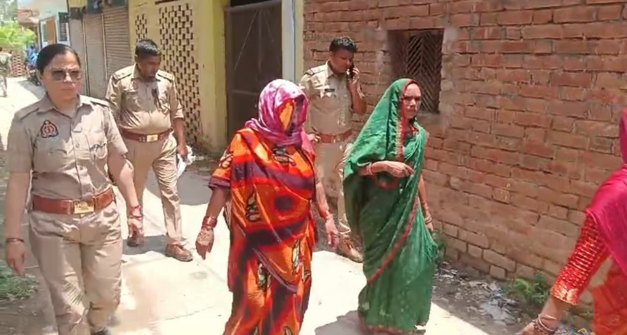 गाजीपुर' में 'पिता-पुत्र' की जोड़ी ने ना जाने कितनों को 'कबूल' करा दिया 'ईसाई धर्म'