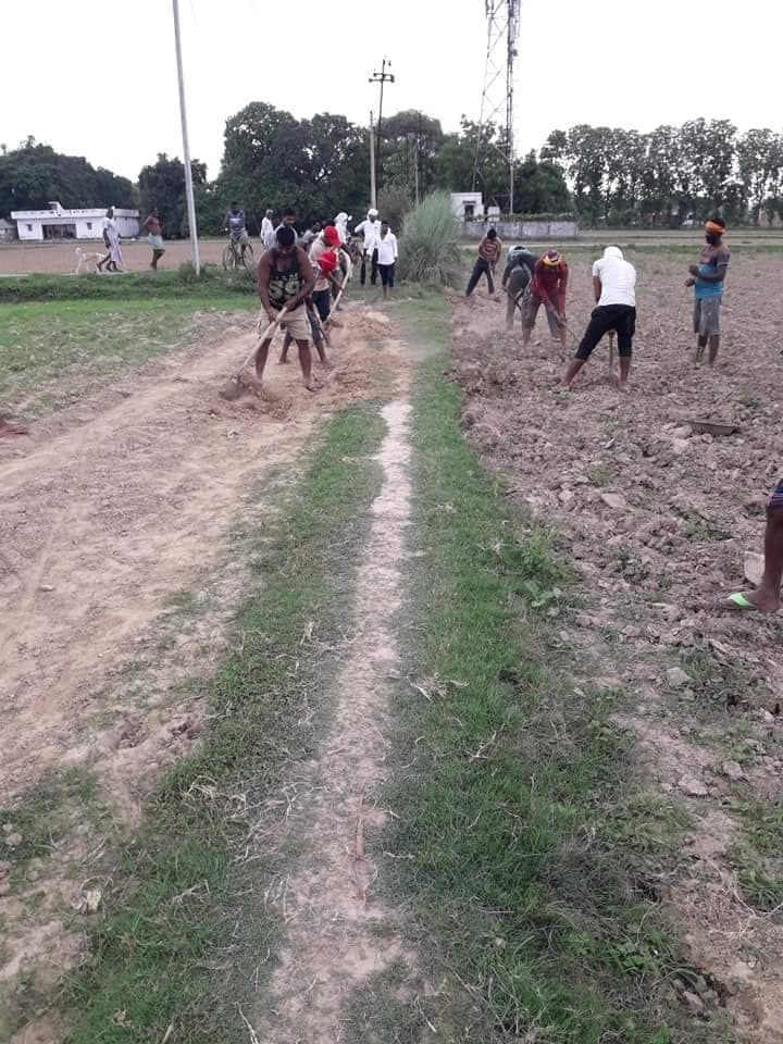 चकमार्ग पर अवैध कब्जे व भंडा गाड़ने की शिकायत, पैमाइश कर कब्जा