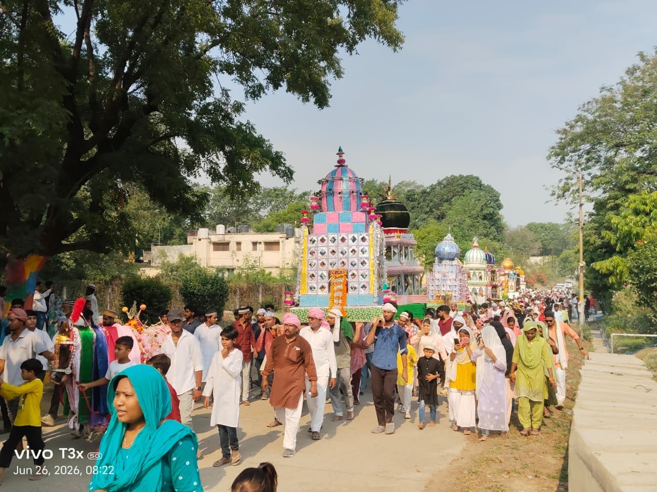 डाला , अकीदत के साथ निकला मोहर्रम का ताजिया जुलूस