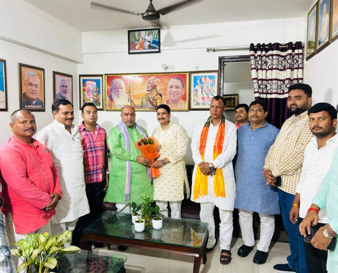 भाजपा प्रदेश उपाध्यक्ष बनने पर कामेश्वर सिंह को दी शुभकामनाएं