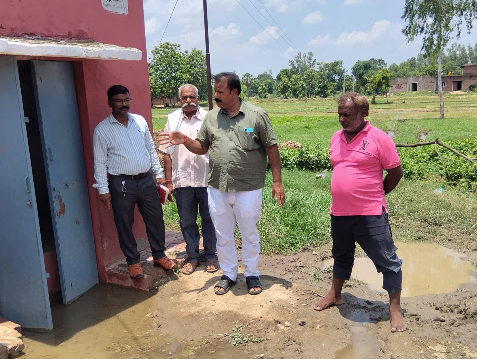 जिलेदार ने सरदारनगर के नलकूपों का किया निरीक्षण