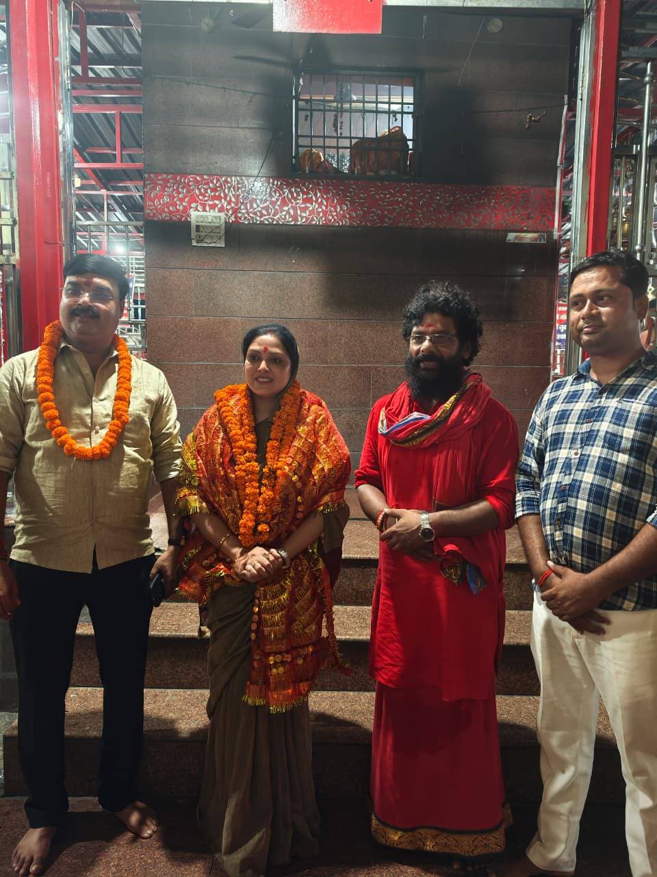 भाजपा प्रदेश मंत्री ने देवी तरकुलहा का लिया आशीर्वाद
