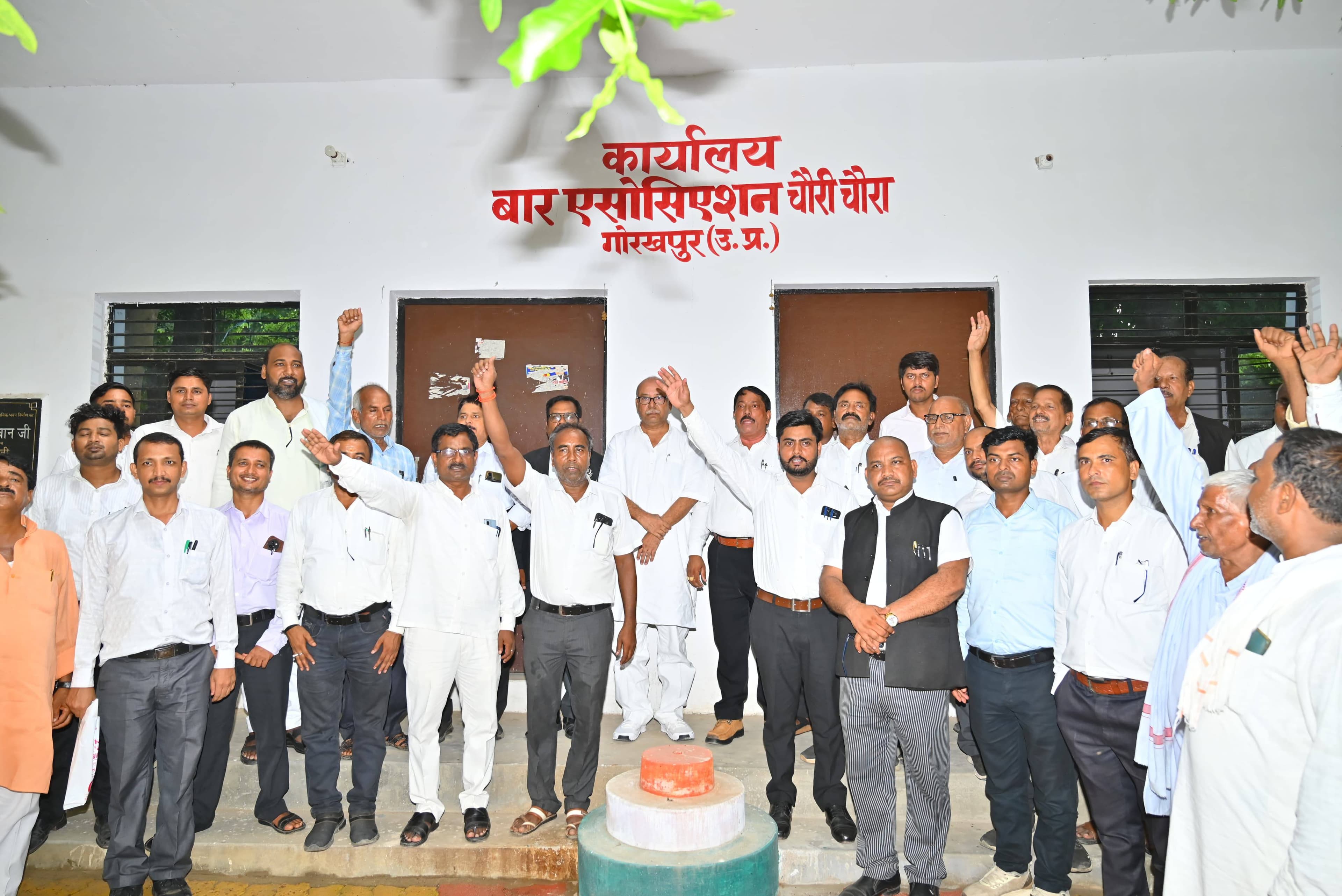 अधिवक्ताओं के साथ समाजसेवी टप्पू सिंह ने किया संवाद