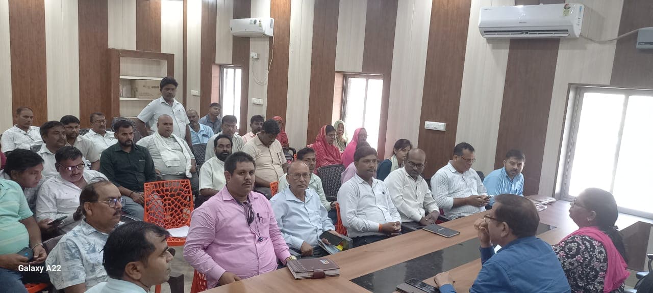 जल संचय हमारी महत्वपूर्ण जिम्मेदारी, हर व्यक्ति निभाए अपनी भूमिका: मनोज सिंह भूजल सप्ताह के तहत ब्लॉक सभागार में जल संरक्षण एवं जनजागरूकता कार्यक्रम आयोजित