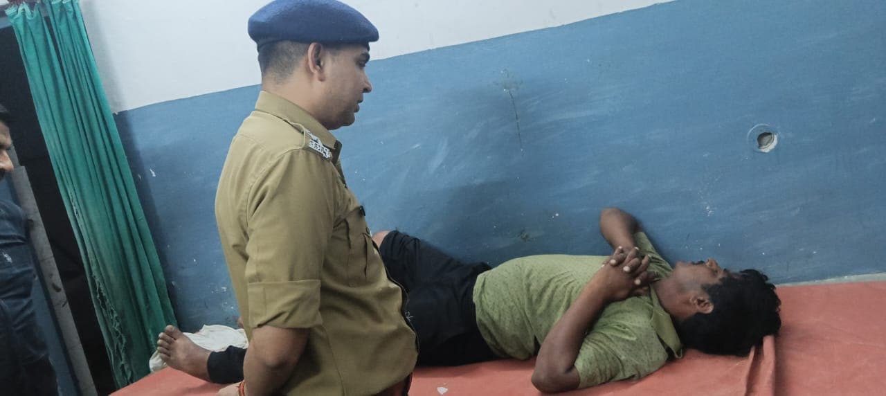 सर्राफा व्यापारी से हुई लूट की घटना का सोनभद्र पुलिस ने किया सफल अनावरण पुलिस मुठभेड़ में साथी लुटेरा घायल एक अन्य गिरफ्तार