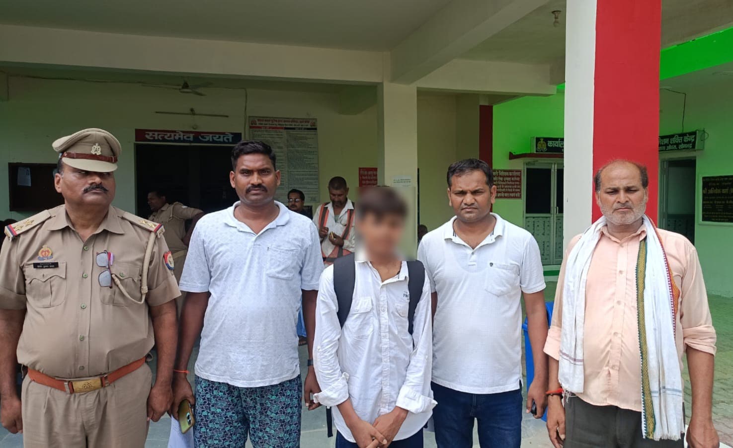 ओबरा पुलिस की तत्परता – 2 दिन से लापता छात्र बरामद परिजनों के चेहरे पर लौटी मुस्कान