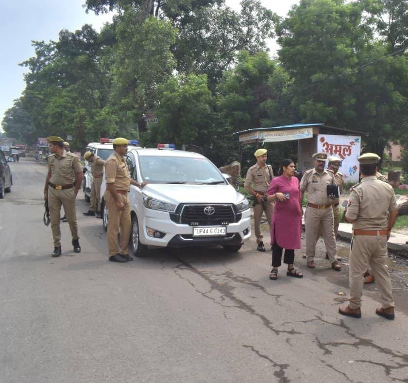 सुल्तानपुर श्रावण और कांवड़ यात्रा को लेकर हाई अलर्ट,एसपी ने किया रूट
