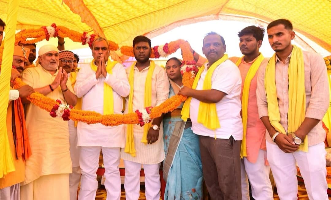 251 फीट ऊंची डॉ. आंबेडकर प्रतिमा के संकल्प के साथ बड़हलगंज में निकली ऐतिहासिक संकल्प यात्रा