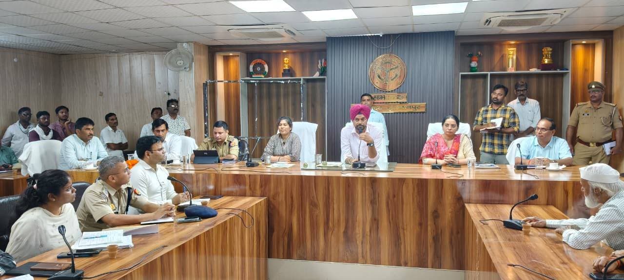 ईद-मिलाद-उन-नबी पर बिना अनुमति जुलूस निकाला तो होगी कार्रवाई डीएम-एसपी की पीस