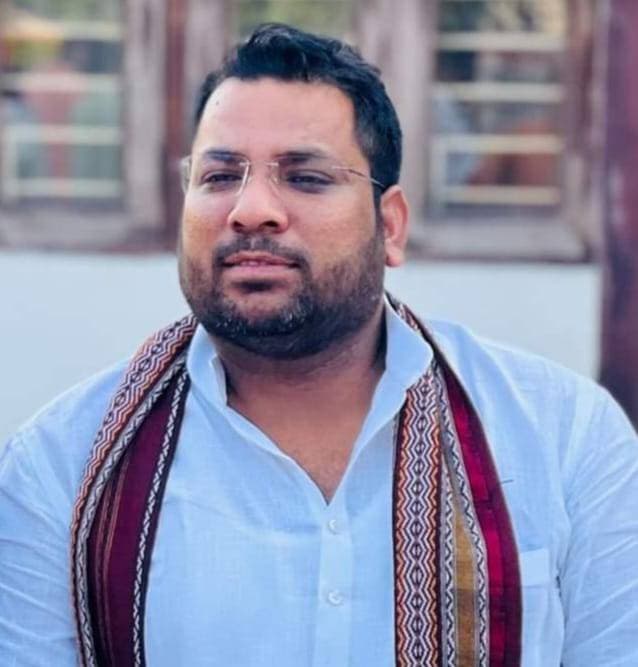 विधायक ने बिलारी के धर्मेंद्र यादव के निधन पर जताया शोक अधिकारियों से शव लाने के लिए किए वार्ता