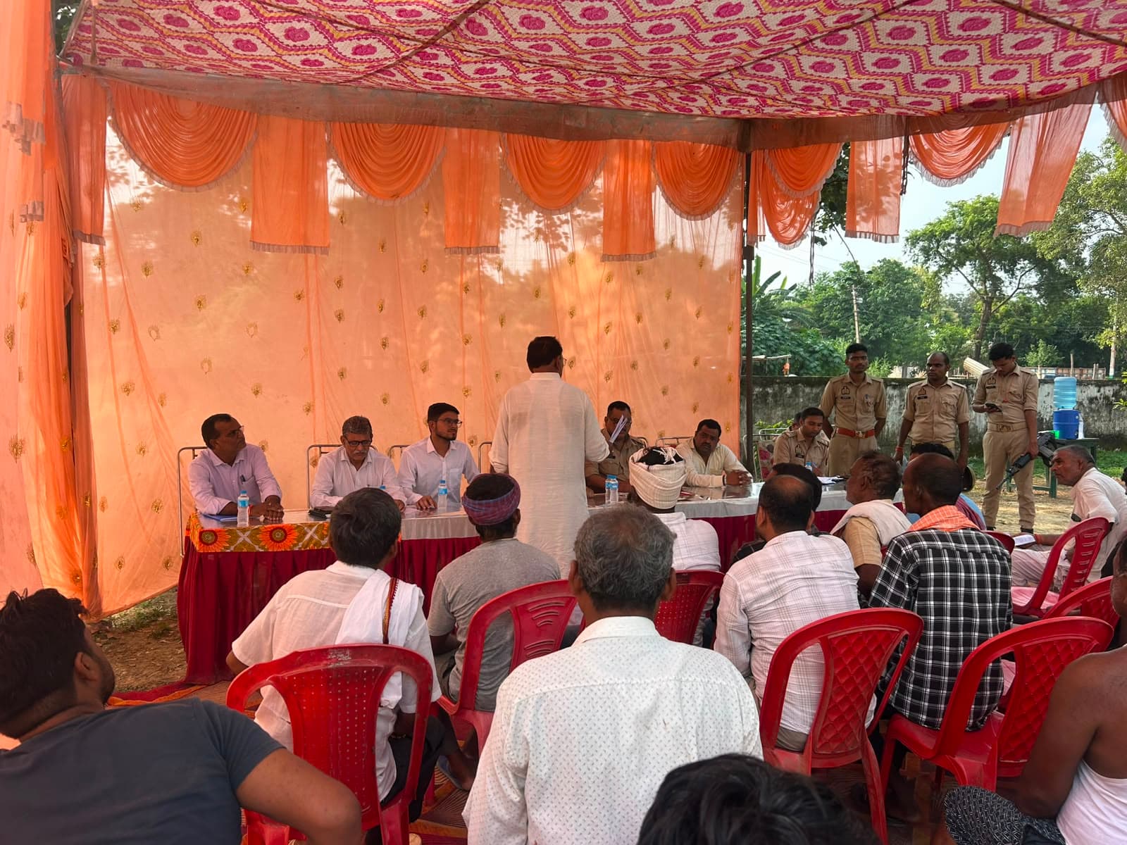 ग्राम सभा भुसवल में प्रधान प्रतिनिधि विनय सिंह के नेतृत्व में चौपाल,