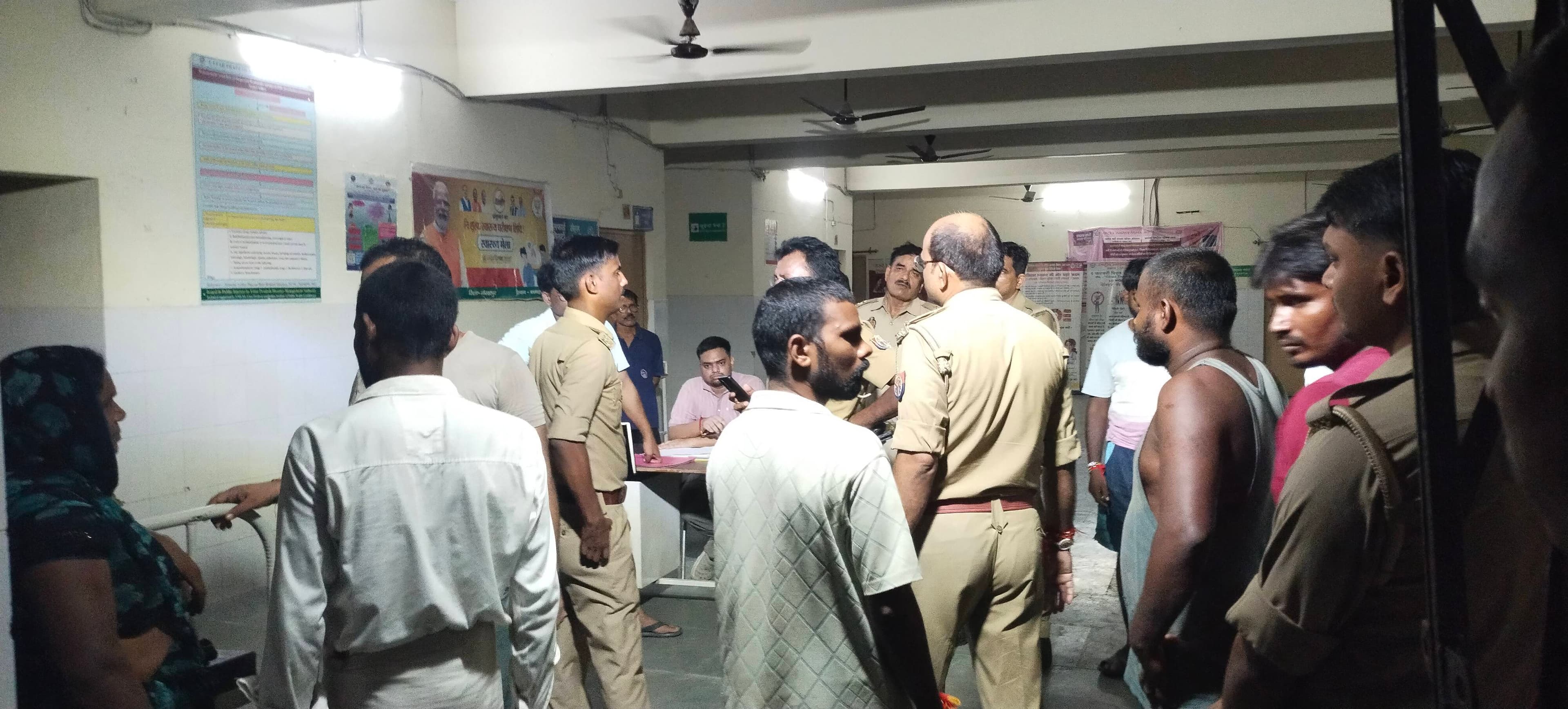 सडक दुर्घटना में किशोरी की मौत दो घायल गगहा गोरखपुर बांसगांव संदेश।गगहा