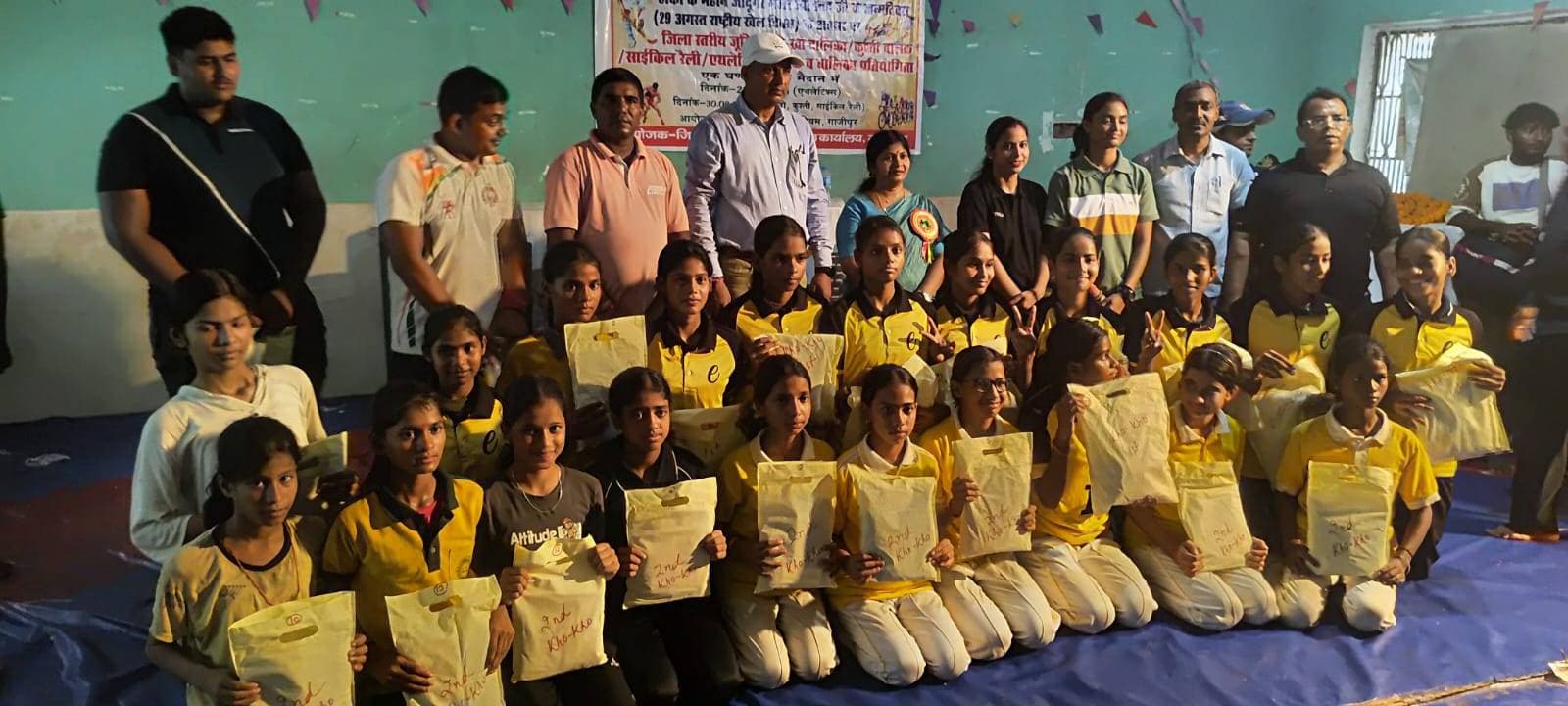 राष्ट्रीय खेल दिवस पर खिलाड़ियों ने दिखाया दमखम खो-खो में नेहरू स्टेडियम-ए
