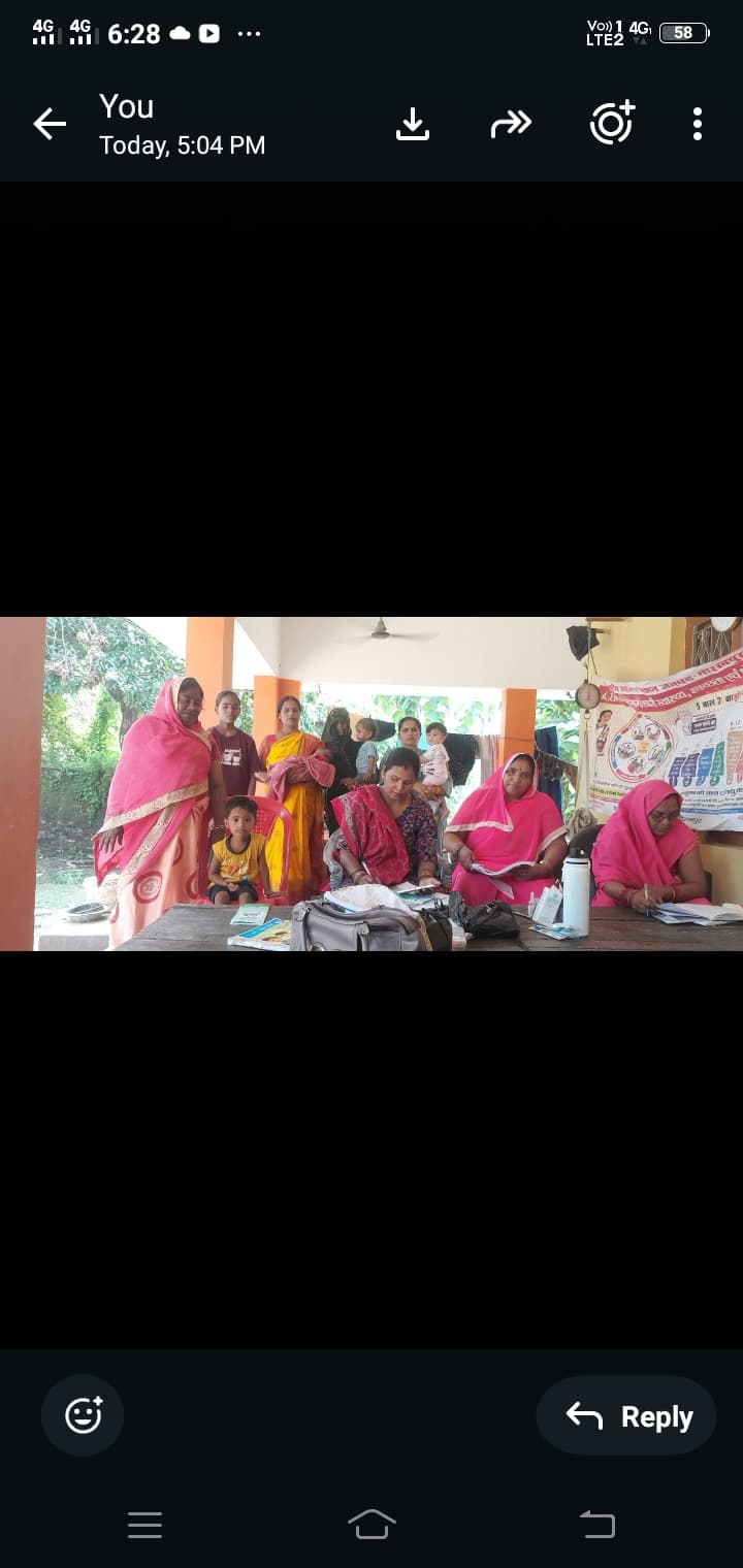 धर्मदास पट्टी में राष्ट्रीय स्वास्थ्य मिशन के तहत टीकाकरण एवं आयुष्मान कार्ड
