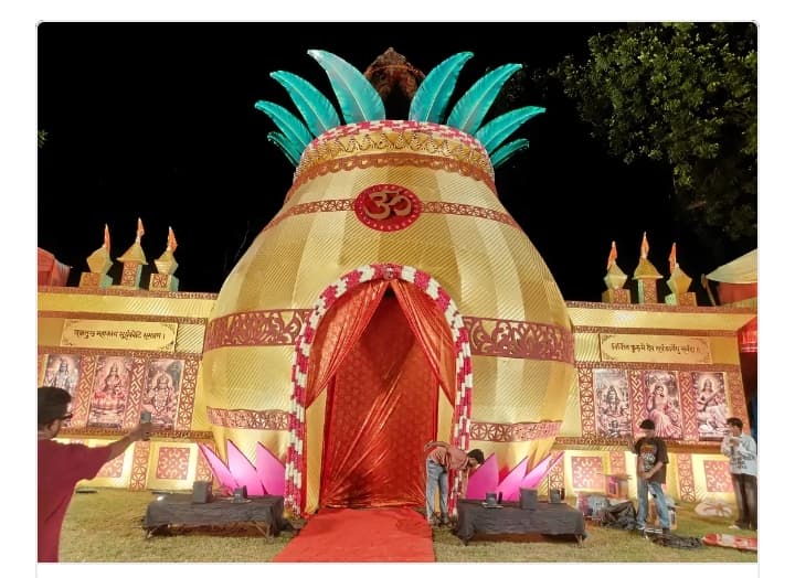 लखनऊ में AI से डिजाइन हुआ बप्पा का अनोखा कलश पंडाल, 10