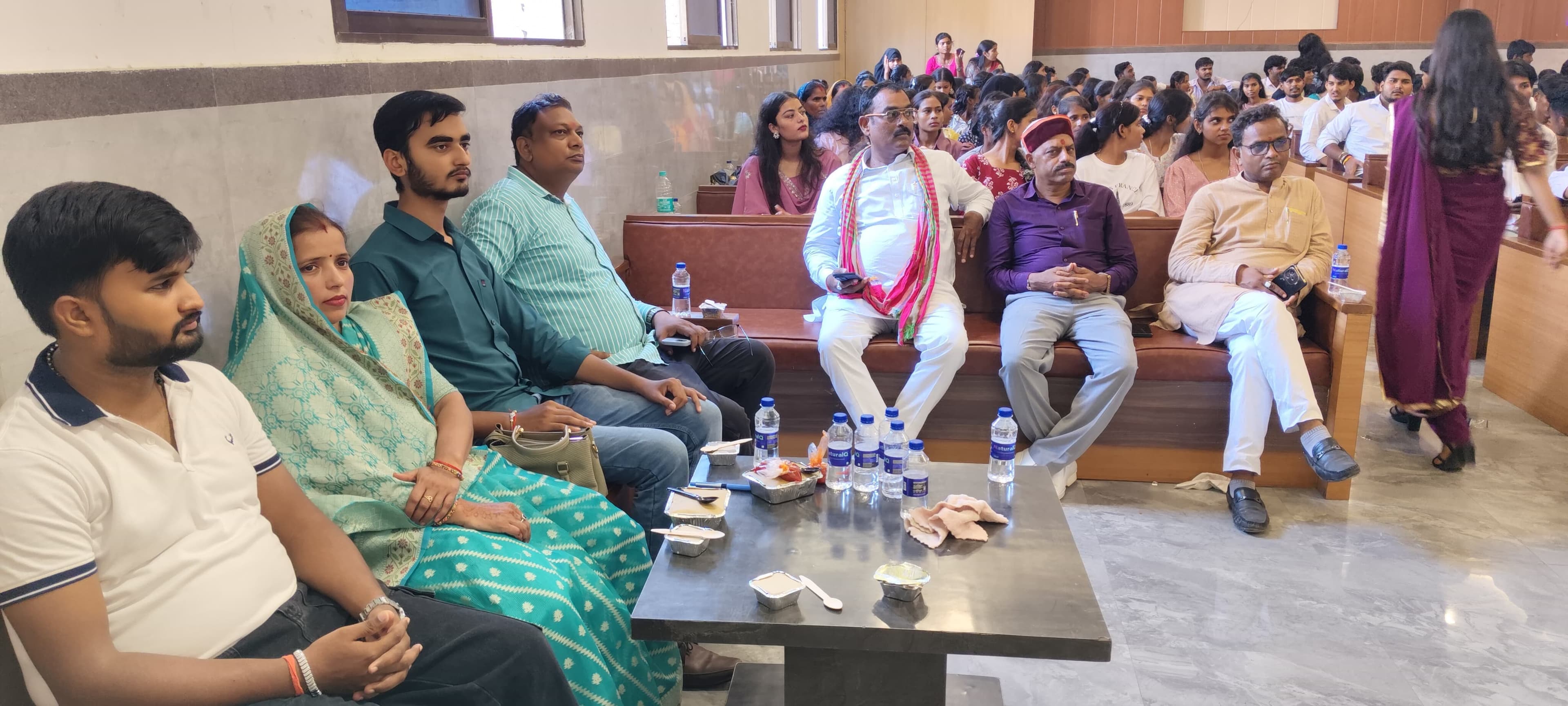 उमा टेक्नीकल इंस्टीट्यूट के ग्रैंड सेमिनार में प्रतिभागियों ने दिखाई प्रतिभा