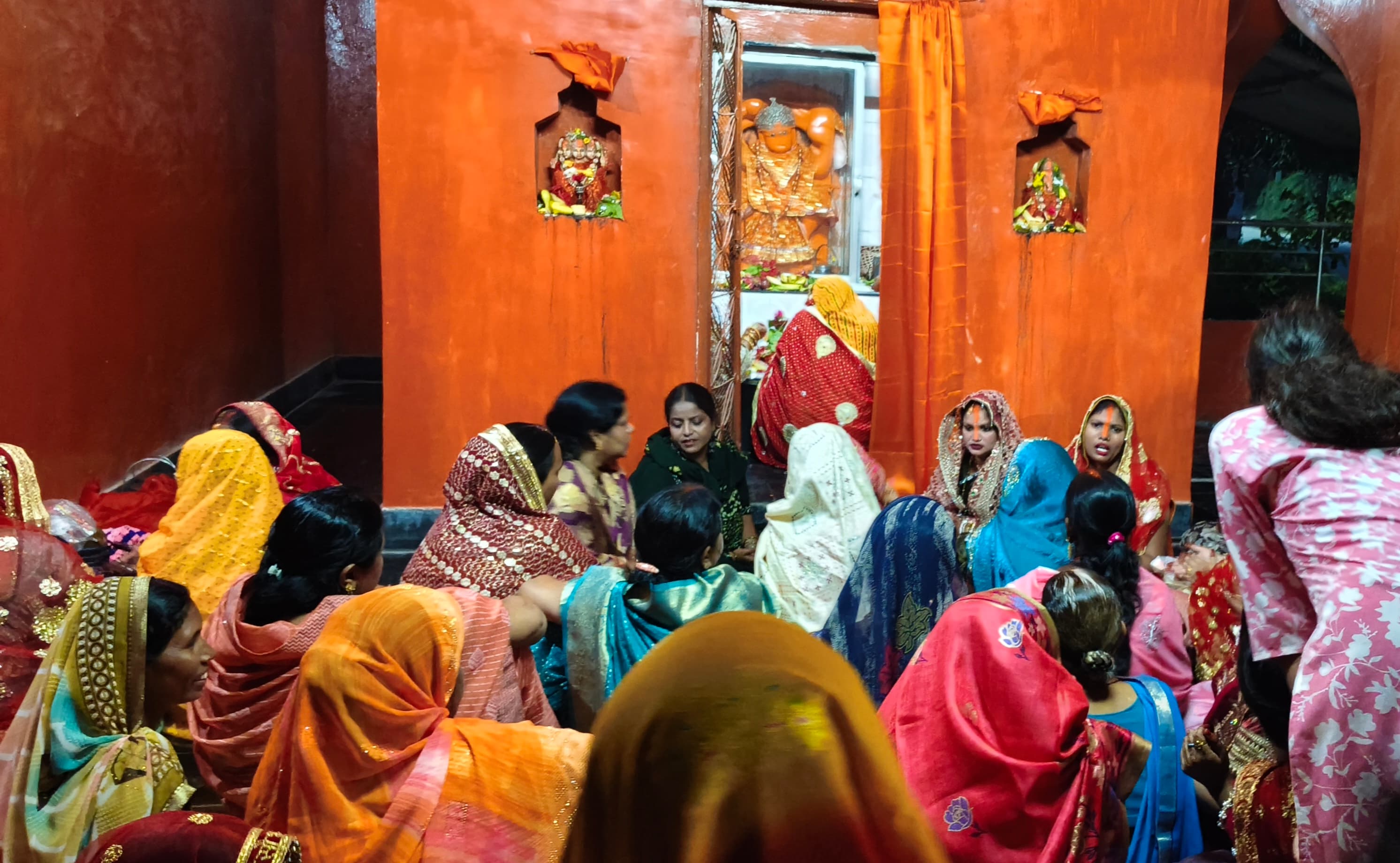 डाला सोनभद्र में उत्साह और उमंग के साथ मनाया गया तीज पर्व मंदिरों
