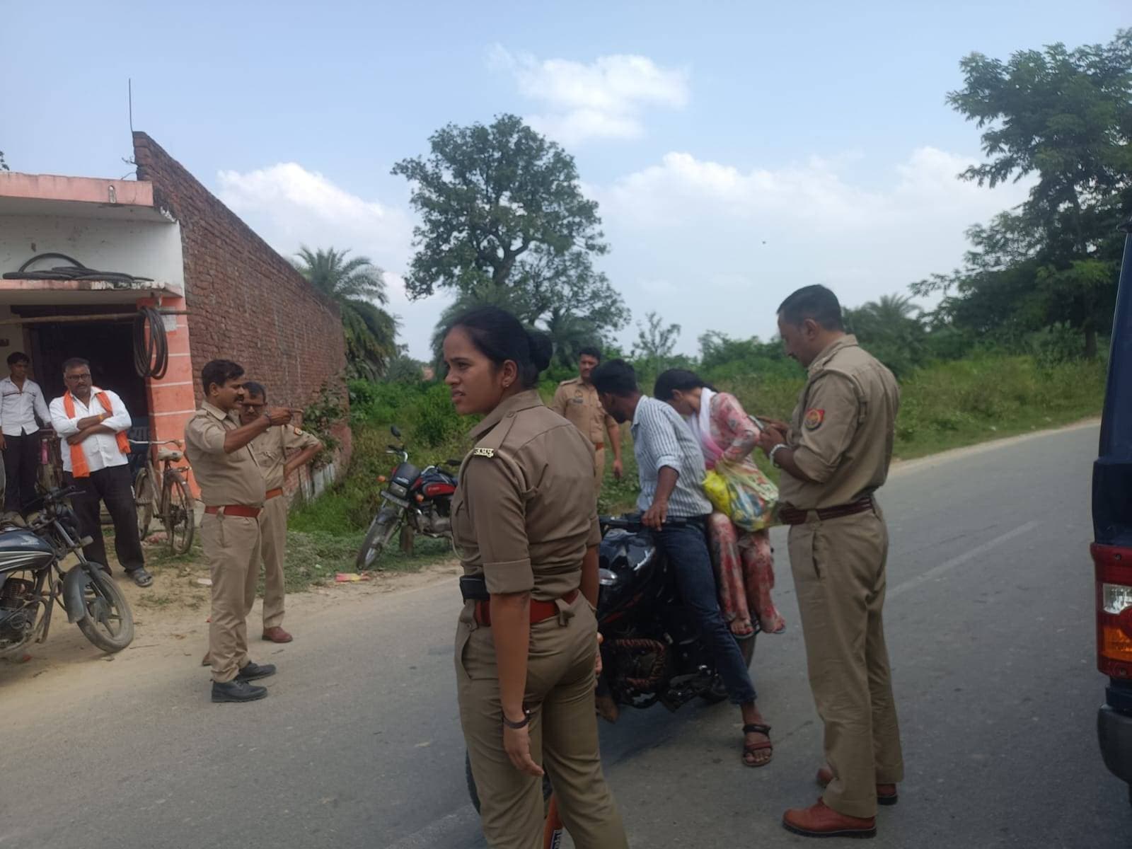 चौरसिया चौराहे पर पुलिस ने चलाया सघन चेकिंग अभियान