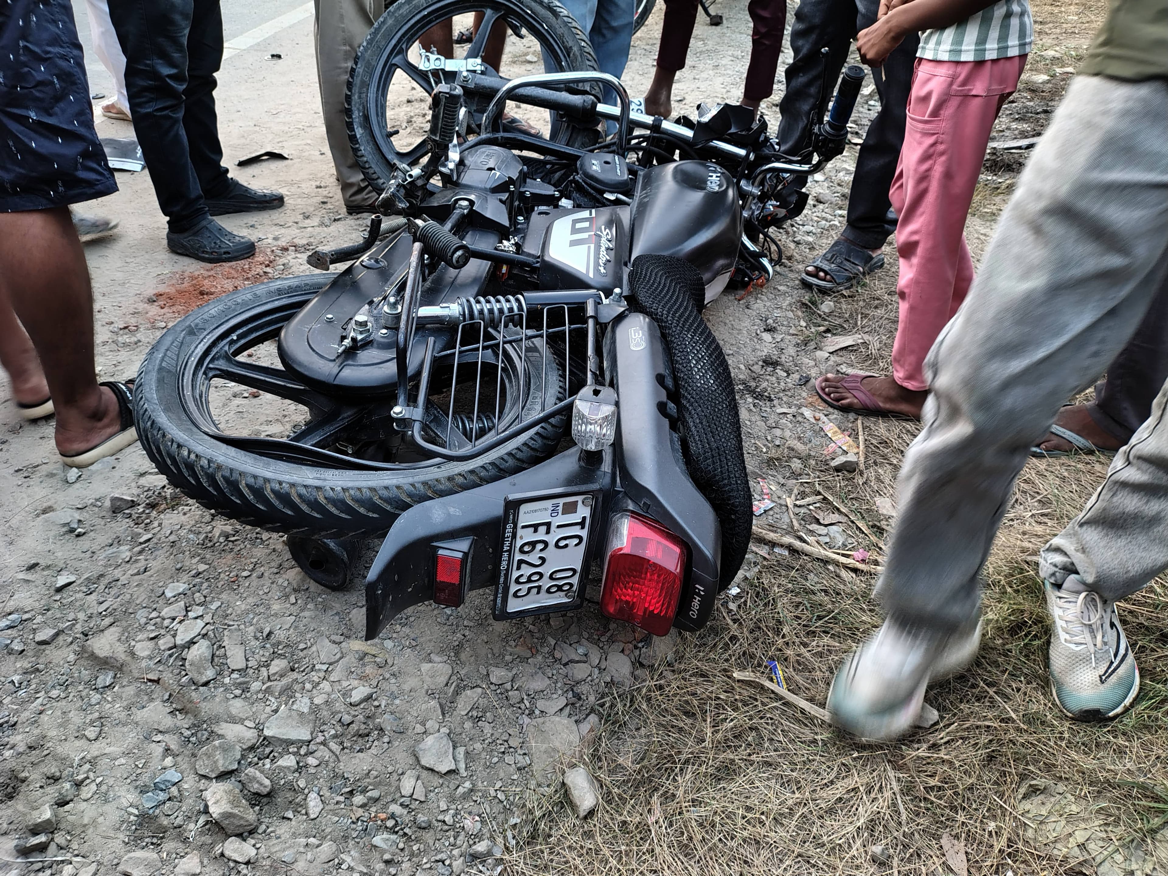 राम जानकी मार्ग पर रोडवेज बस और बाइक की आमने-सामने टक्कर, युवक की मौत