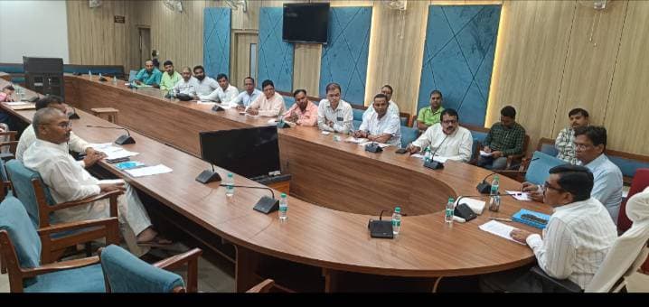 *शिक्षक एमएलसी चुनाव में निर्धारित पेन से ही करना होगा मतांकन* *मतगणना